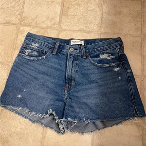 A&F mid rise boyfriend short, dark wash